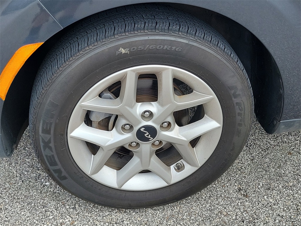 2022 Gravity Gray Kia Soul LX FWD Hatchback
