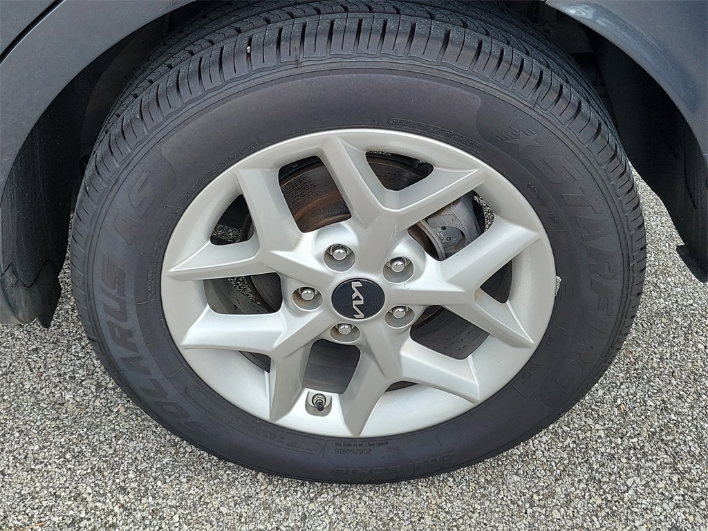 2022 Gravity Gray Kia Soul LX FWD Hatchback