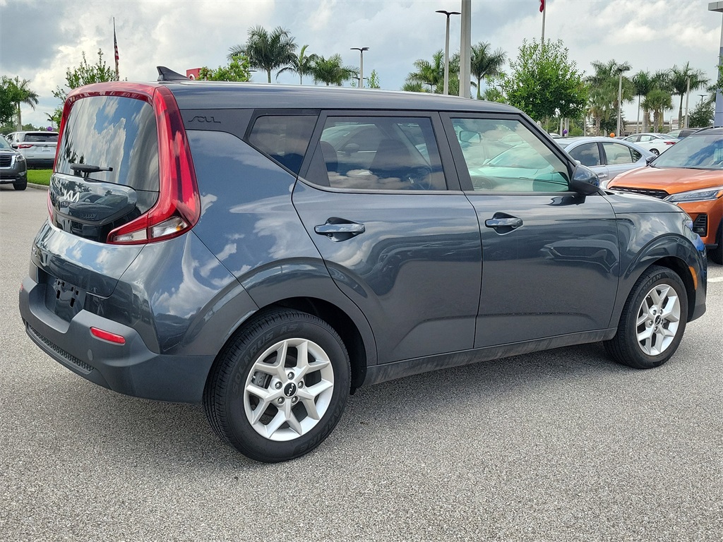2022 Gravity Gray Kia Soul LX FWD Hatchback