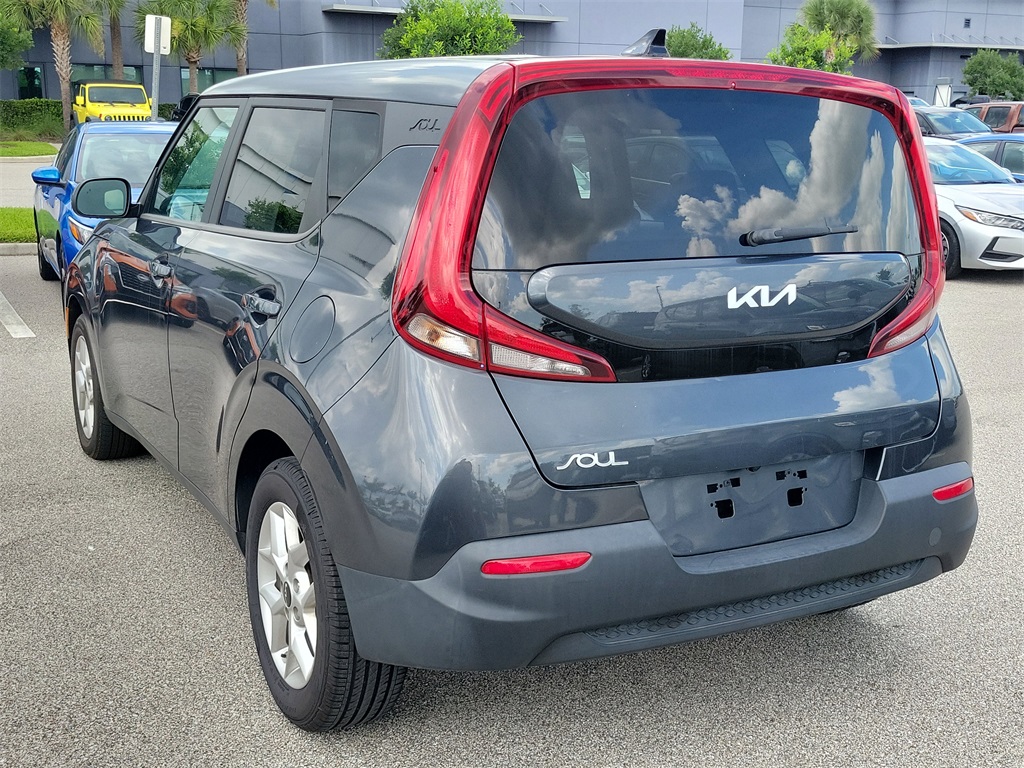 2022 Gravity Gray Kia Soul LX FWD Hatchback