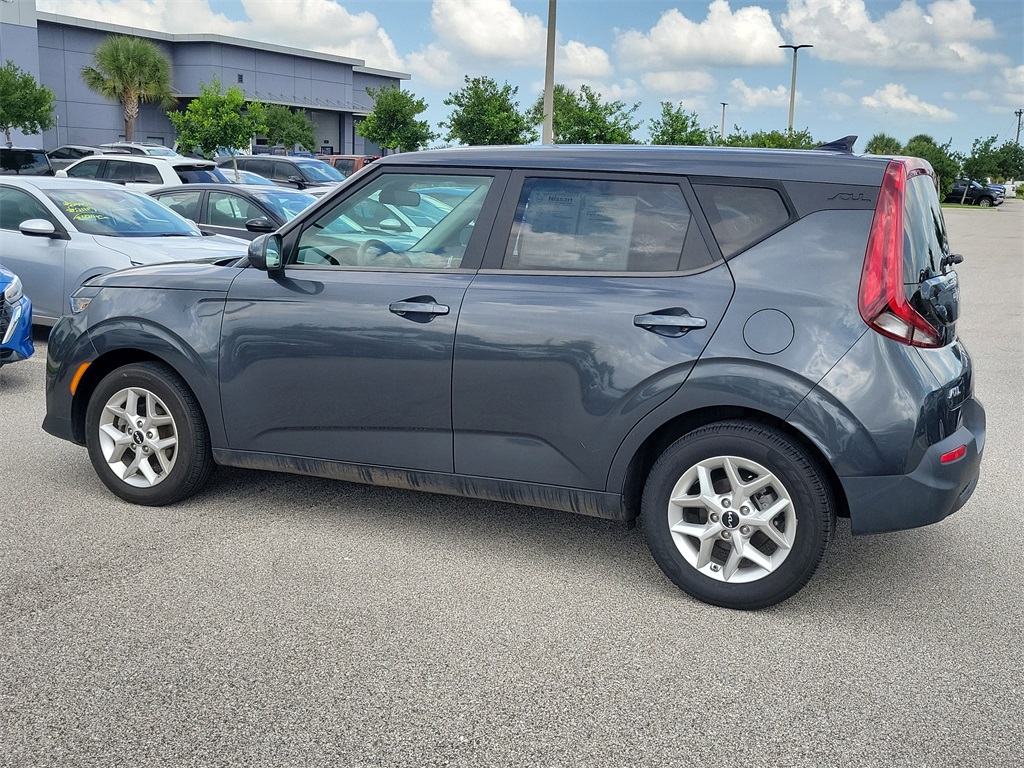 2022 Gravity Gray Kia Soul LX FWD Hatchback