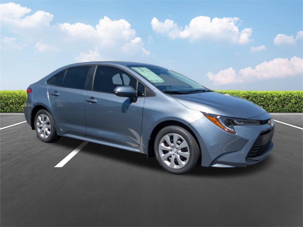 2025 Toyota Corolla LE photo 2