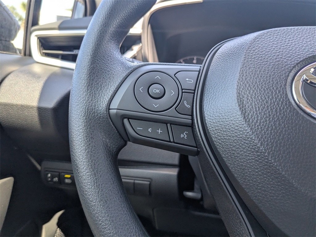 2025 Toyota Corolla LE photo 21