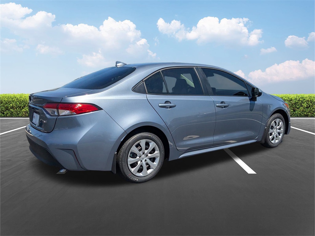 2025 Toyota Corolla LE photo 4