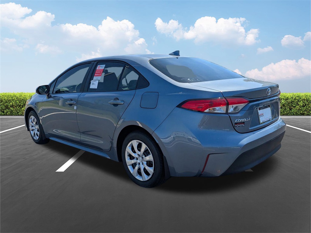 2025 Toyota Corolla LE photo 6