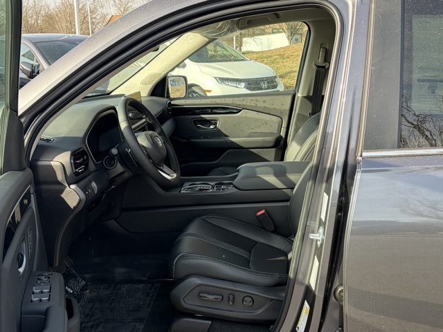 new 2025 Honda Pilot car, priced at $44,725