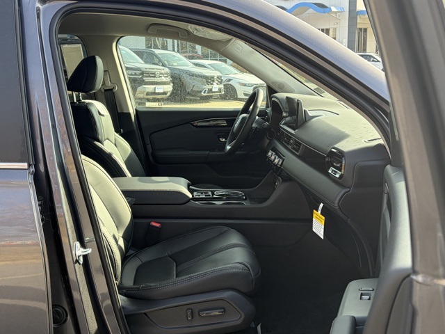 new 2025 Honda Pilot car, priced at $44,725