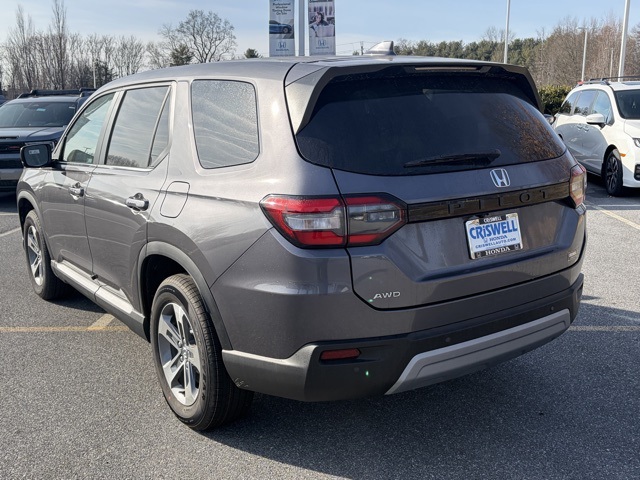 new 2025 Honda Pilot car, priced at $44,725