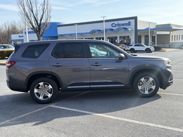 new 2025 Honda Pilot car, priced at $44,725