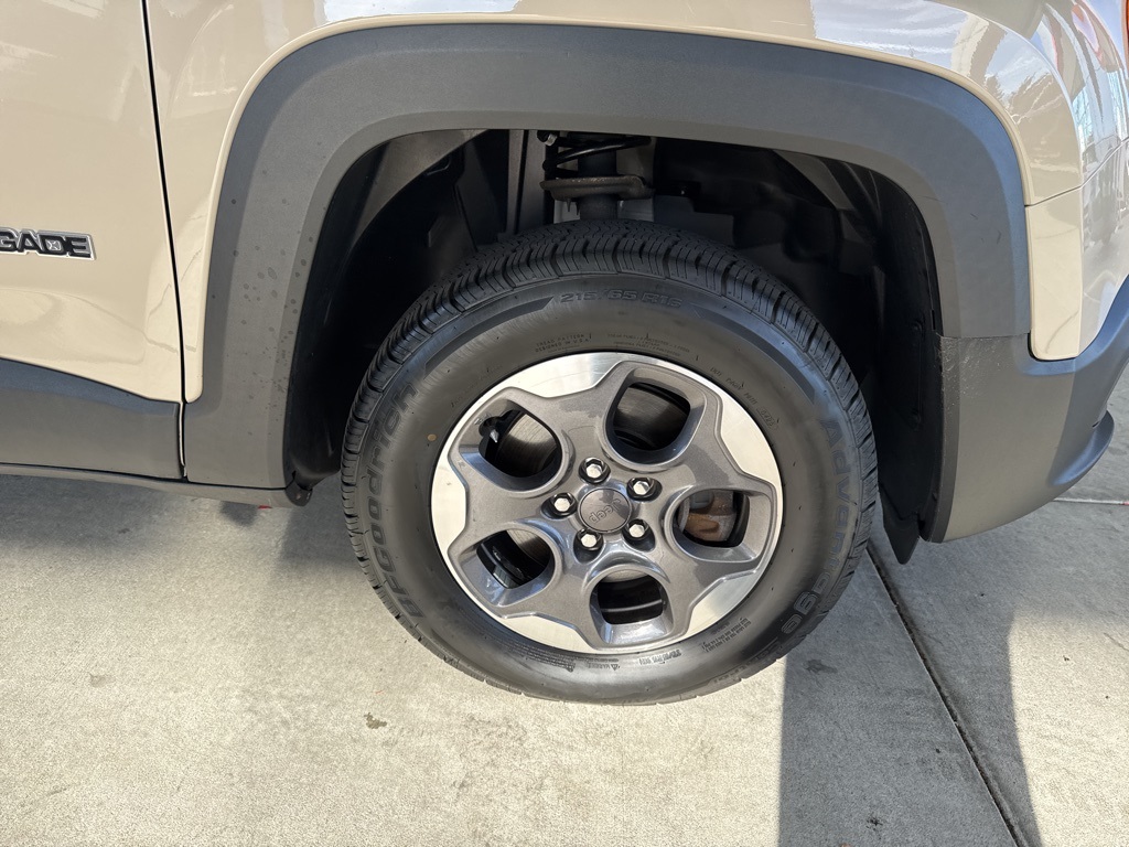 Used 2016 Jeep Renegade Latitude with VIN ZACCJBBW6GPC47406 for sale in Tumwater, WA