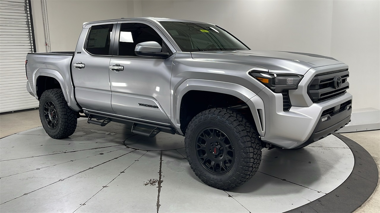 2025 Toyota Tacoma SR5 Double Cab photo 3