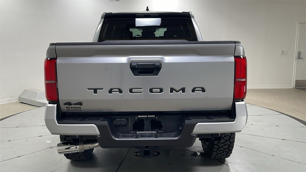 2025 Toyota Tacoma SR5 Double Cab photo 4