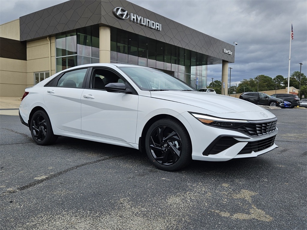 2026 Hyundai Elantra SEL's photo