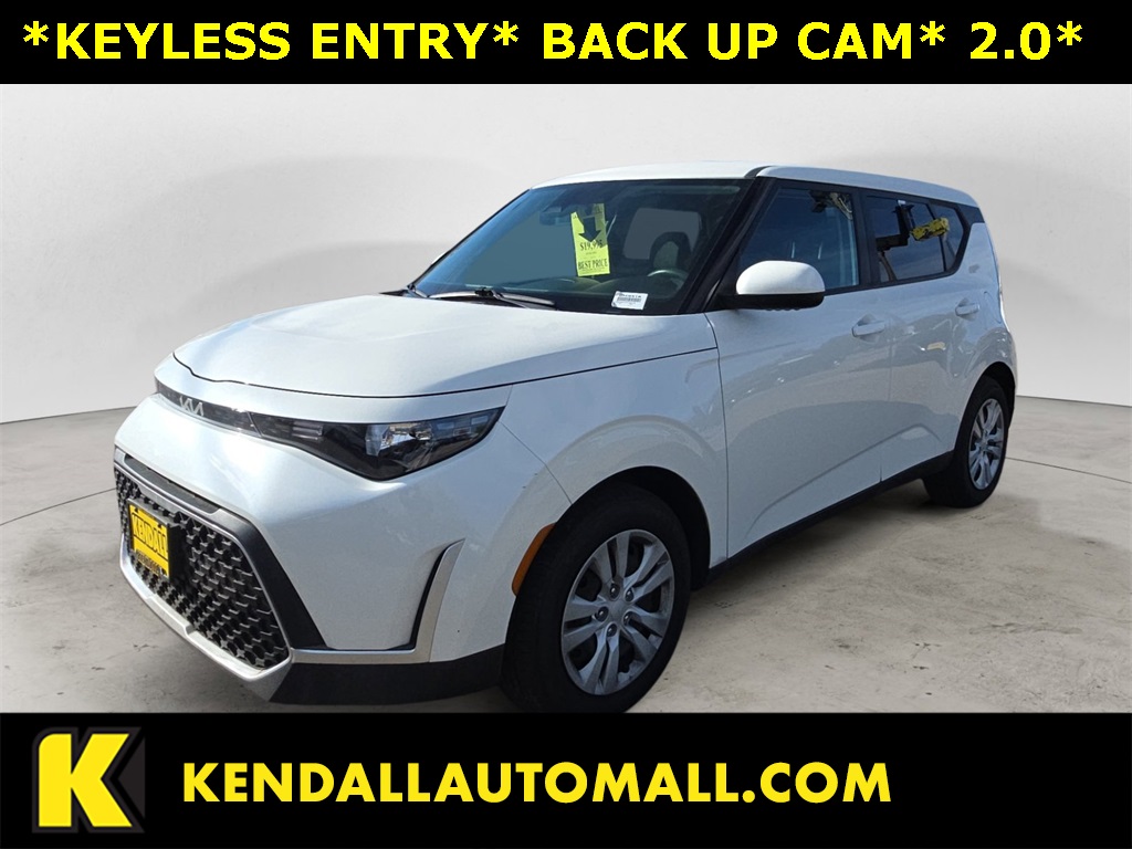 2023 Kia Soul LX's photo