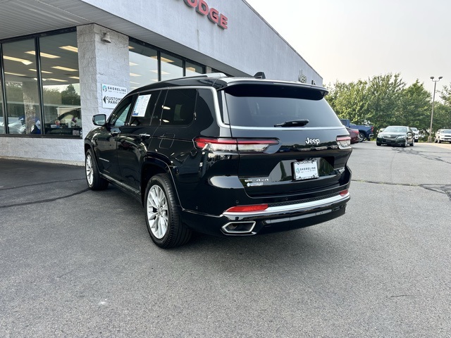2023 Diamond Black Crystal Pearlcoat Jeep Grand Cherokee L Summit 4X4 SUV
