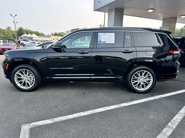 2023 Diamond Black Crystal Pearlcoat Jeep Grand Cherokee L Summit 4X4 SUV