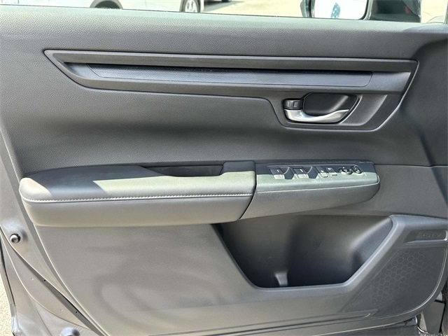 2025 Honda CR-V LX photo 13