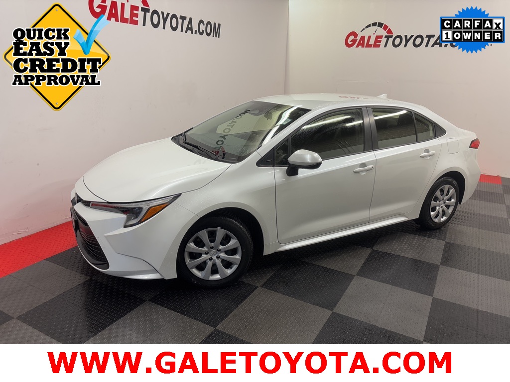 2023 Toyota Corolla LE's photo