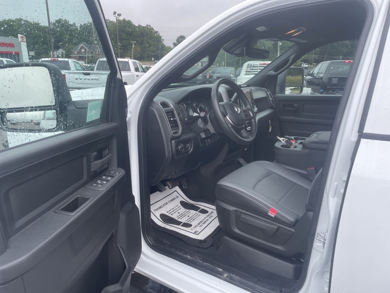 2026 Ram 2500 Tradesman photo 9