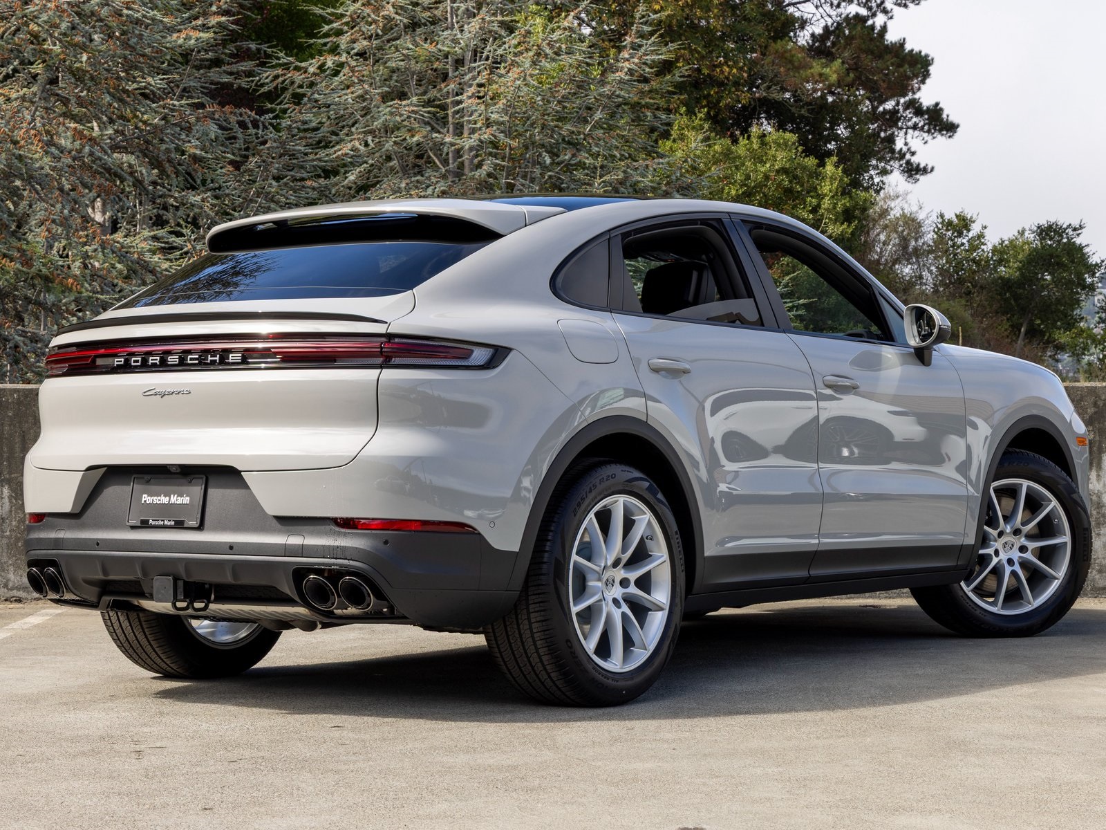 2025 Porsche Cayenne Coupe photo 10