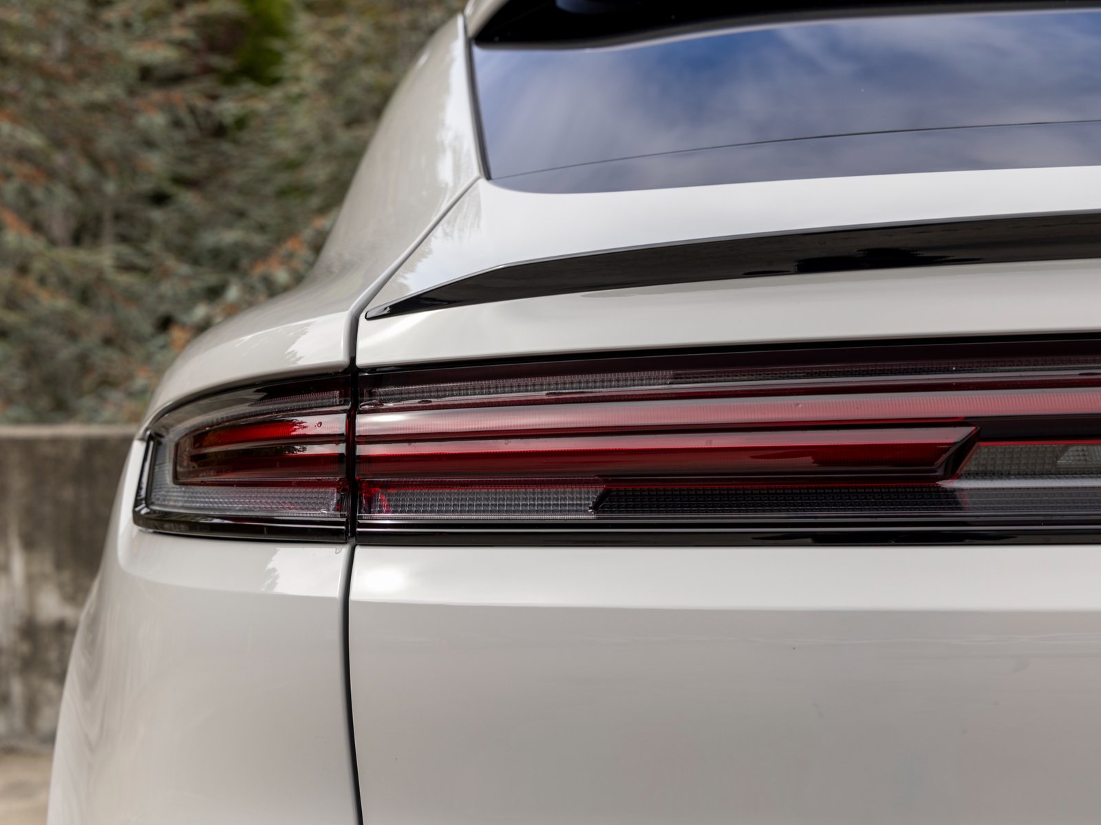2025 Porsche Cayenne Coupe photo 13