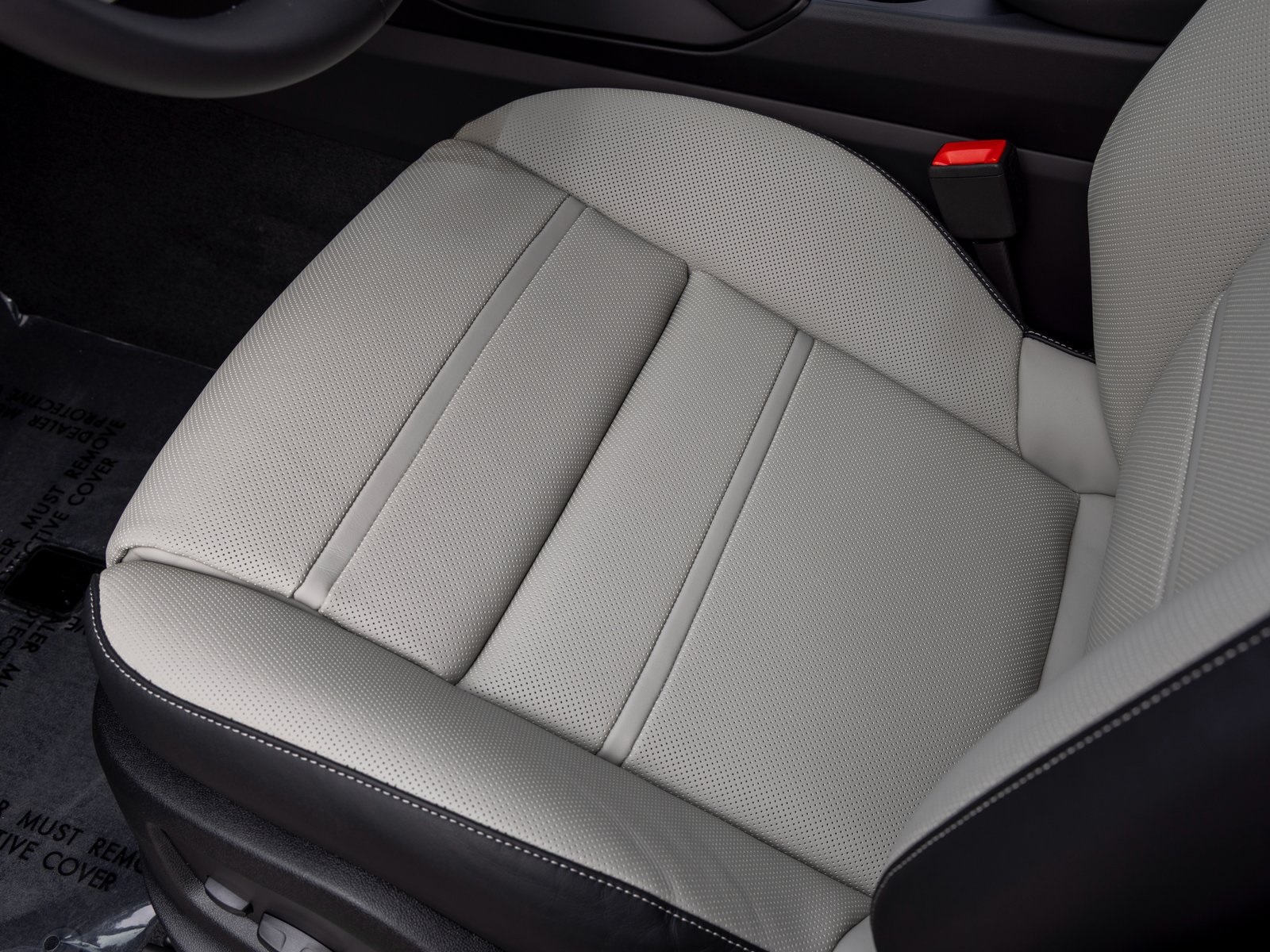 2025 Porsche Cayenne Coupe photo 20