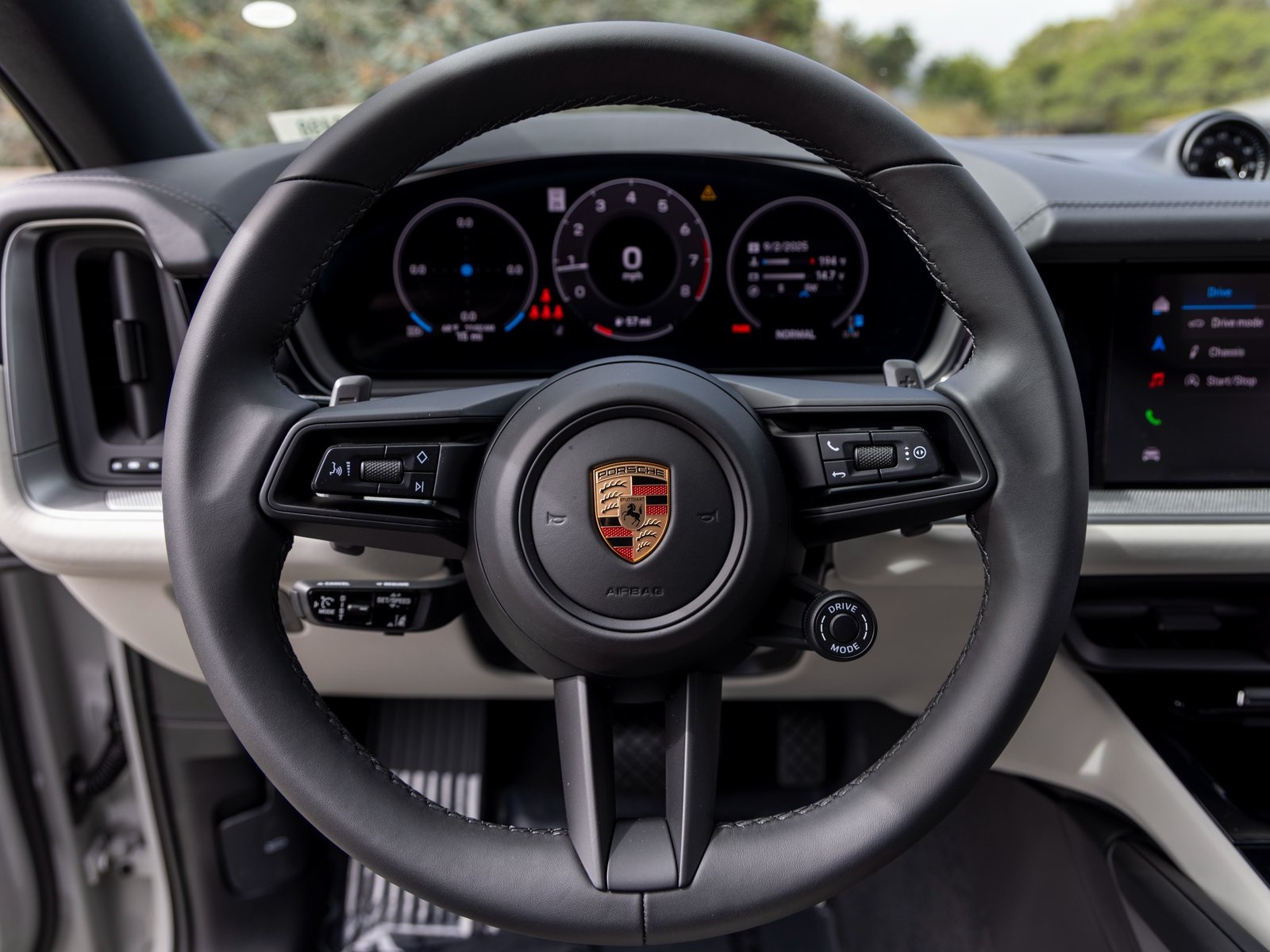 2025 Porsche Cayenne Coupe photo 23