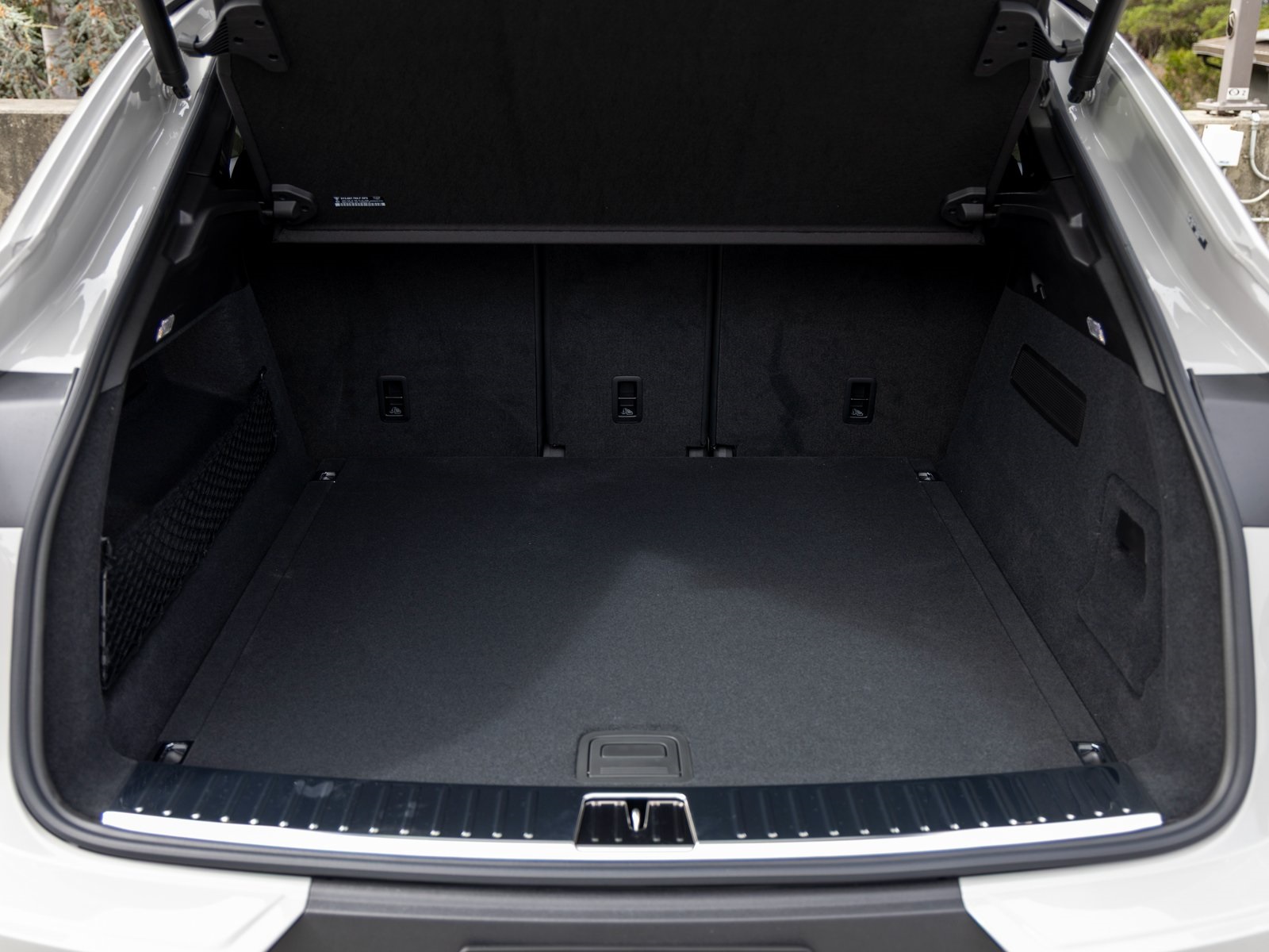 2025 Porsche Cayenne Coupe photo 32