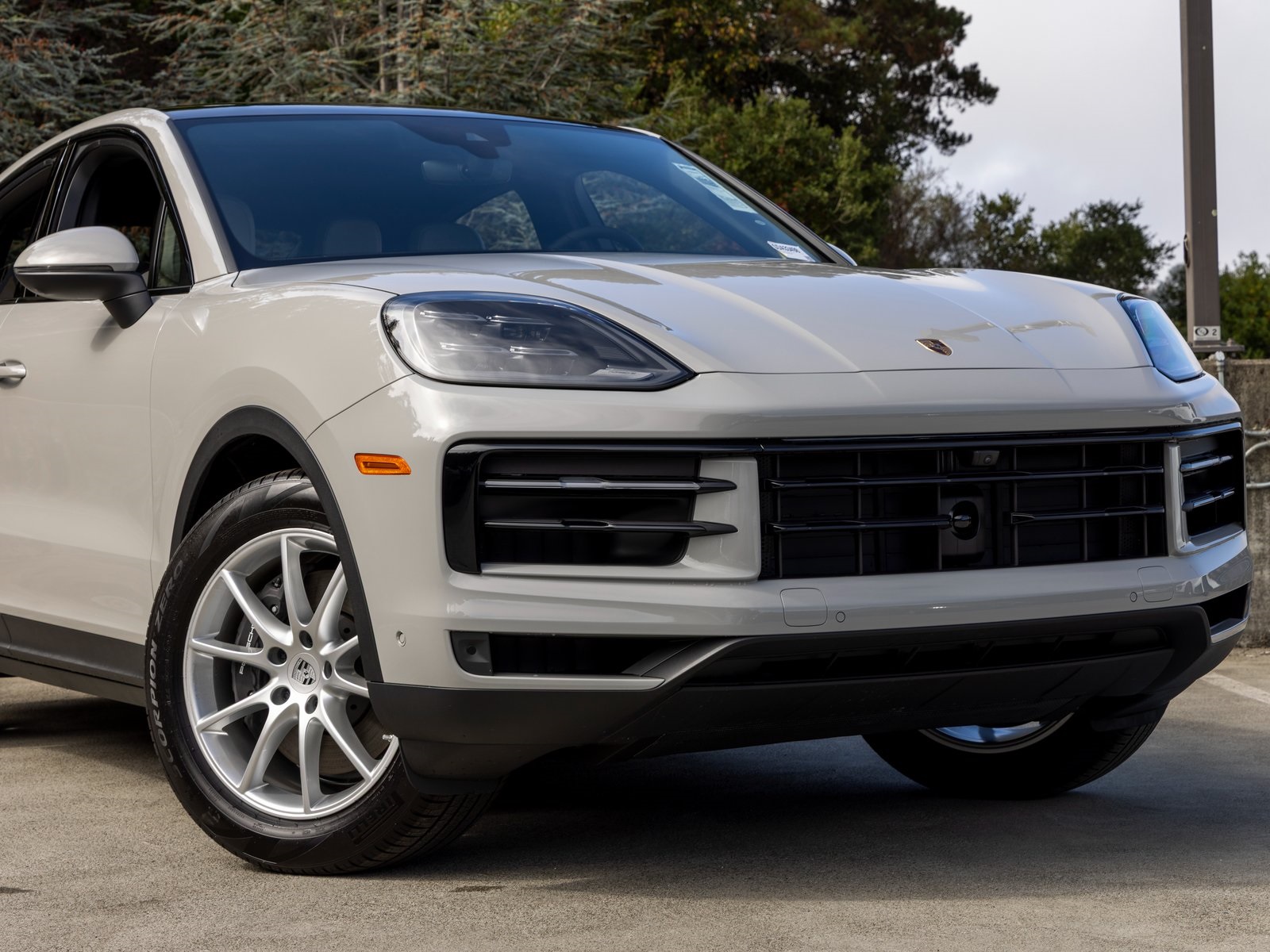 2025 Porsche Cayenne Coupe photo 8