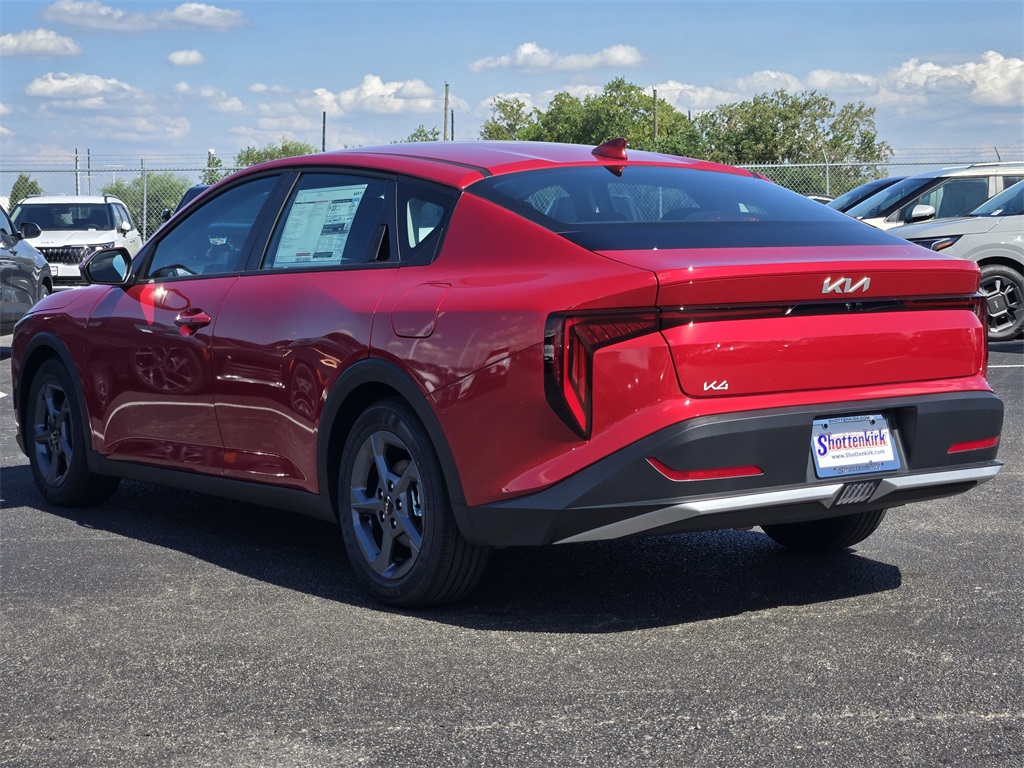 2025 Kia K4 LXS photo 3