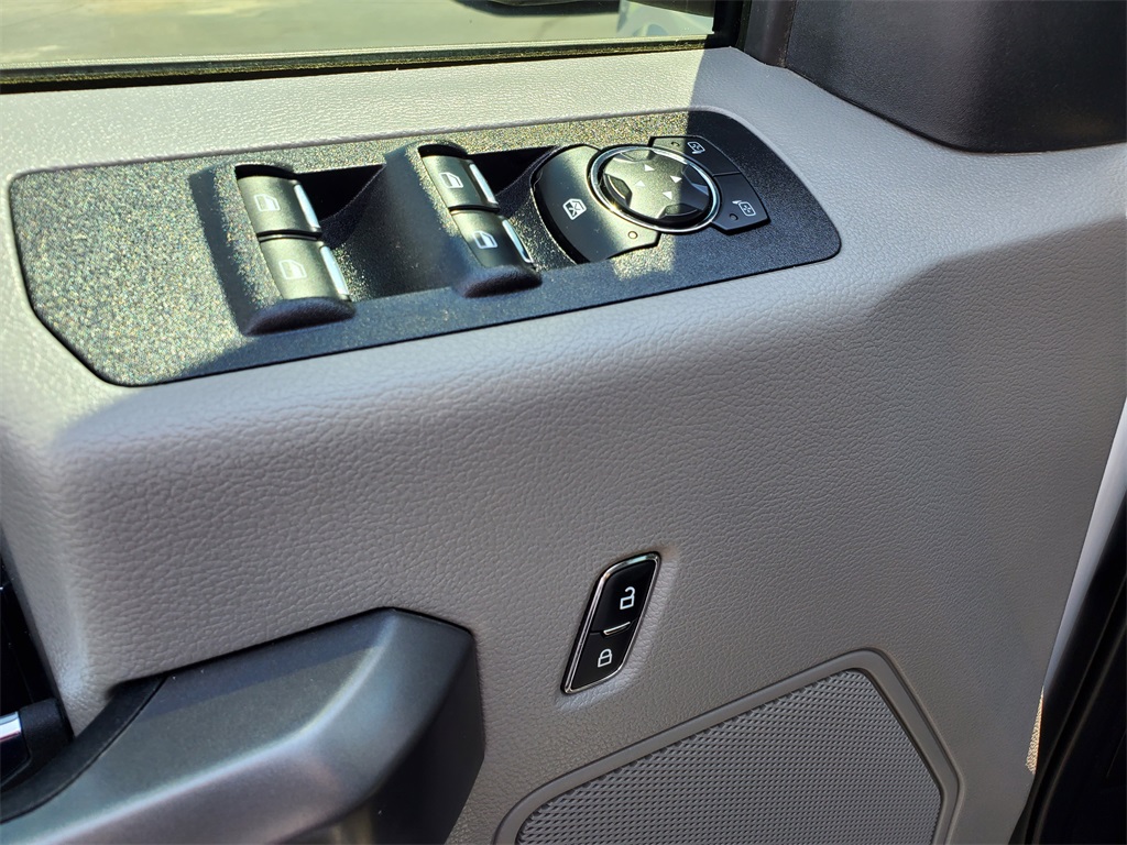 2020 Ford F-150 XLT photo 17