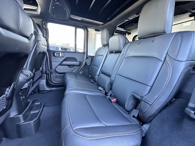 2025 Granite Crystal Metallic Clearcoat Jeep Wrangler Sahara 4X4 SUV