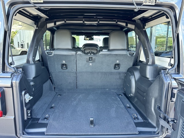 2025 Granite Crystal Metallic Clearcoat Jeep Wrangler Sahara 4X4 SUV