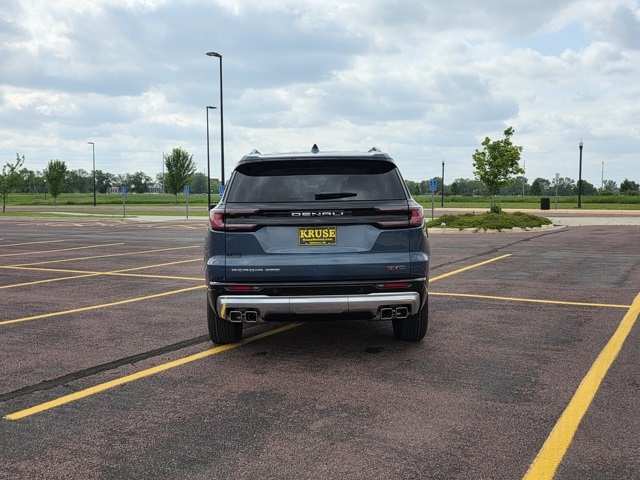 2025 GMC Acadia Denali
