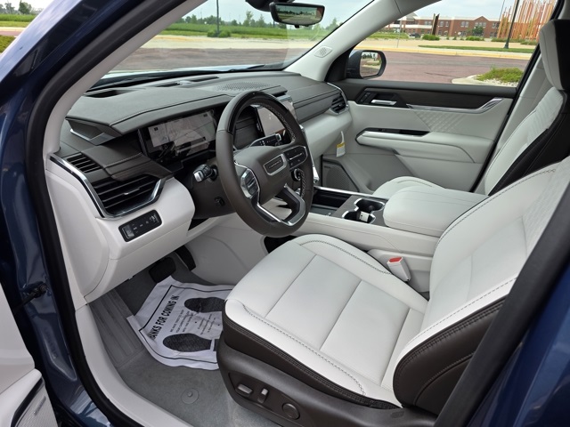 2025 GMC Acadia Denali