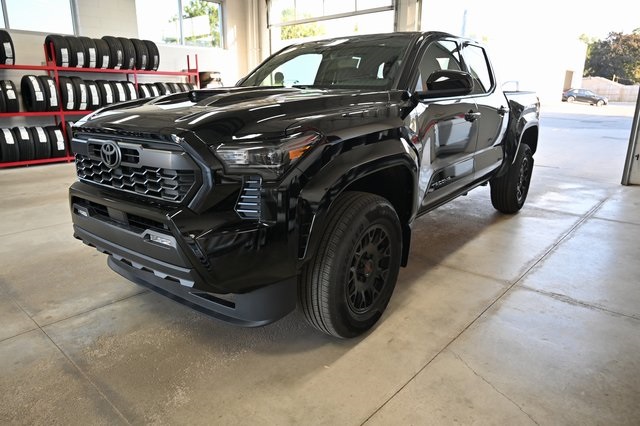 2025 Toyota Tacoma TRD Sport Double Cab photo 2