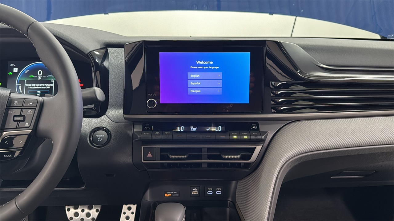 2025 Toyota Camry SE photo 10