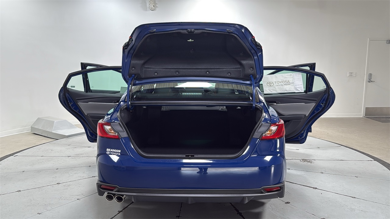 2025 Toyota Camry SE photo 14