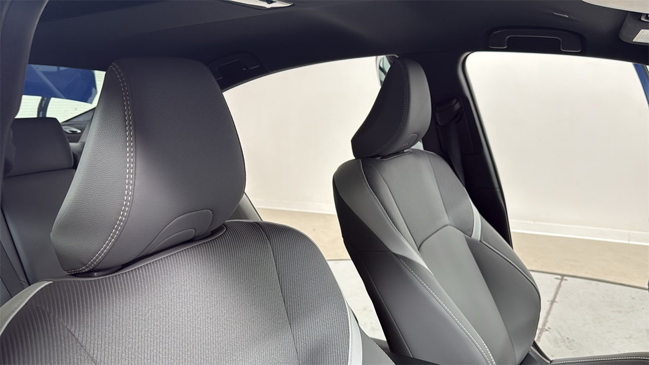 2025 Toyota Camry SE photo 17