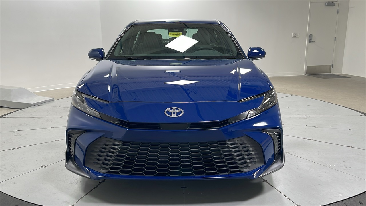 2025 Toyota Camry SE photo 2