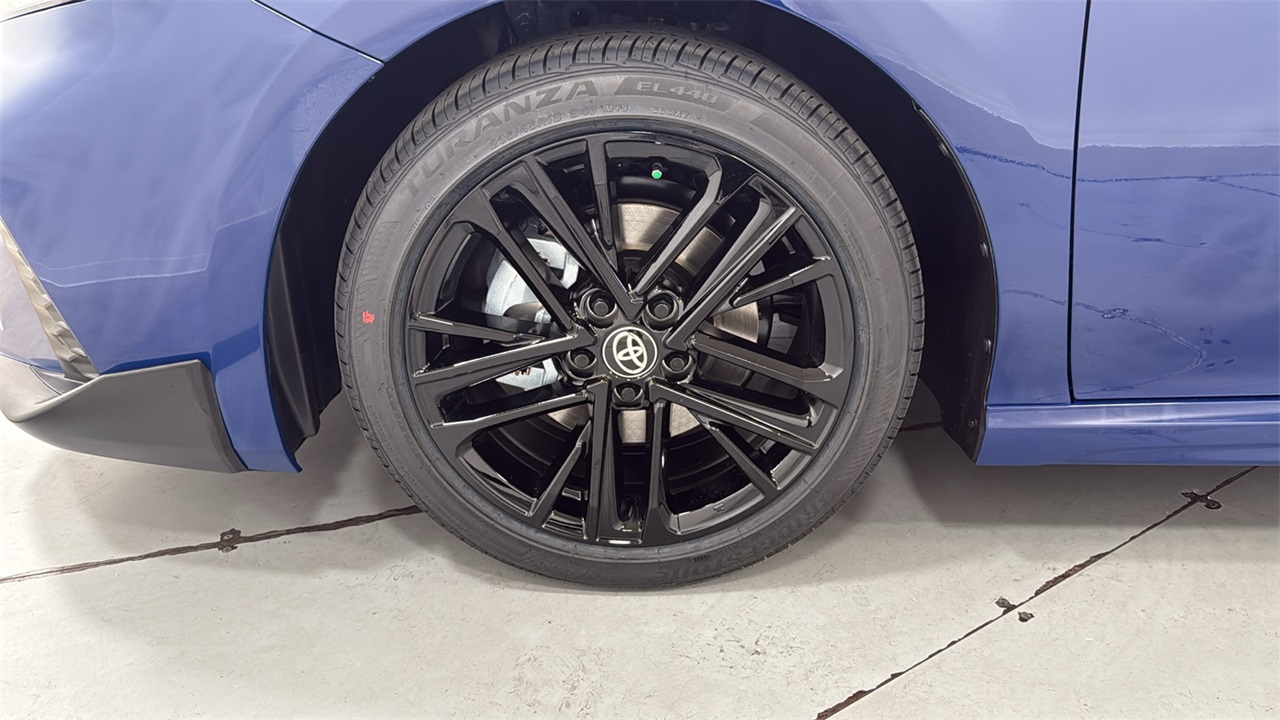 2025 Toyota Camry SE photo 22