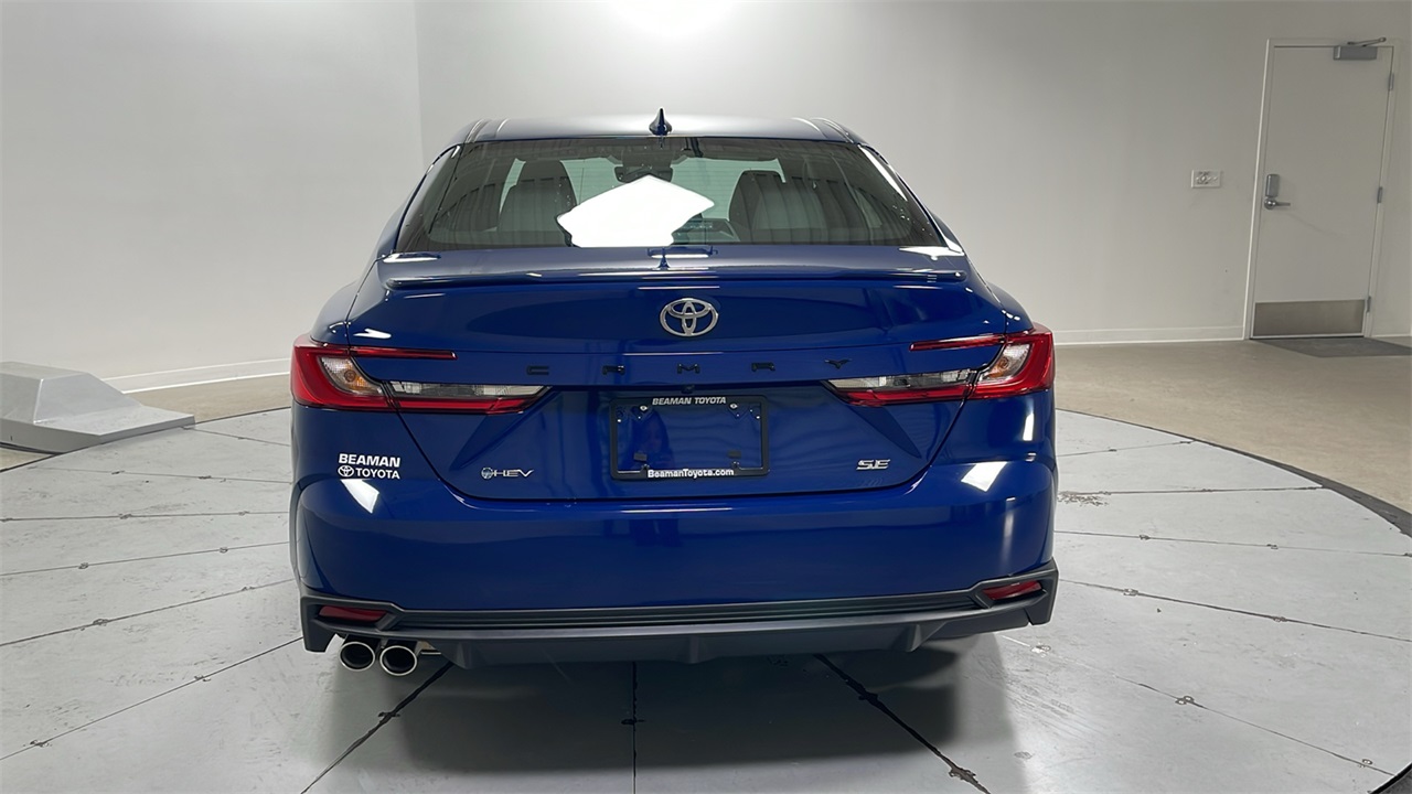 2025 Toyota Camry SE photo 4