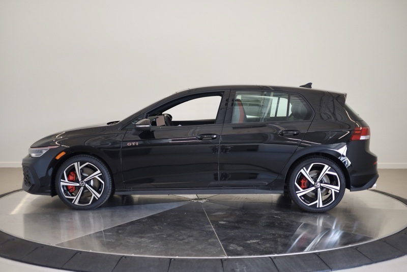 2025 Volkswagen Golf GTI SE photo 4