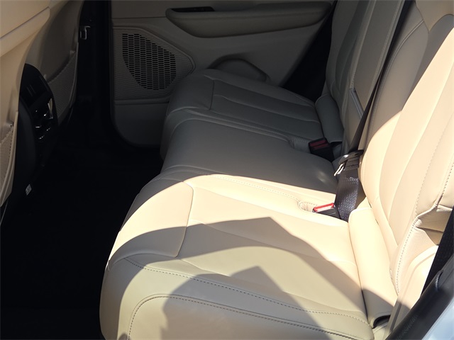 2025 Jeep Grand Cherokee Limited photo 13