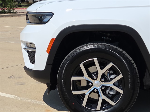 2025 Jeep Grand Cherokee Limited photo 3