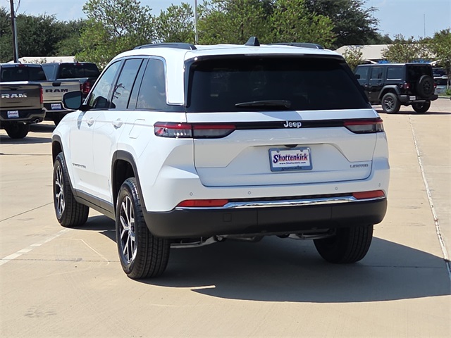 2025 Jeep Grand Cherokee Limited photo 4
