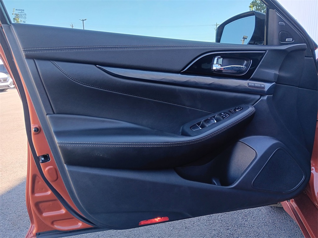 2020 Nissan Maxima Platinum photo 10