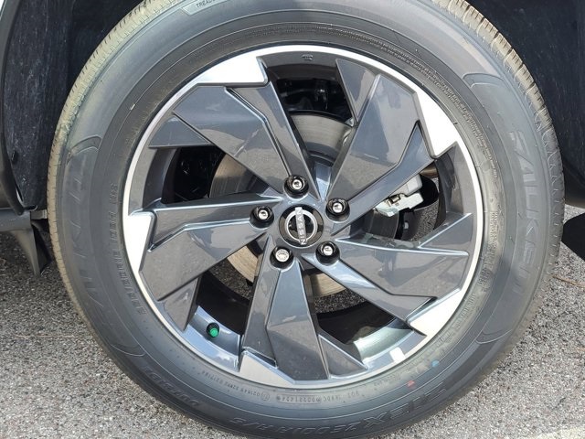 2025 White Nissan Rogue SV FWD SUV