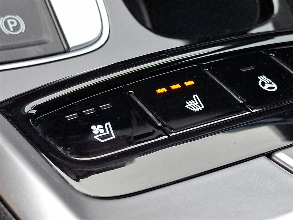 used 2024 Hyundai Santa Cruz car, priced at $32,000