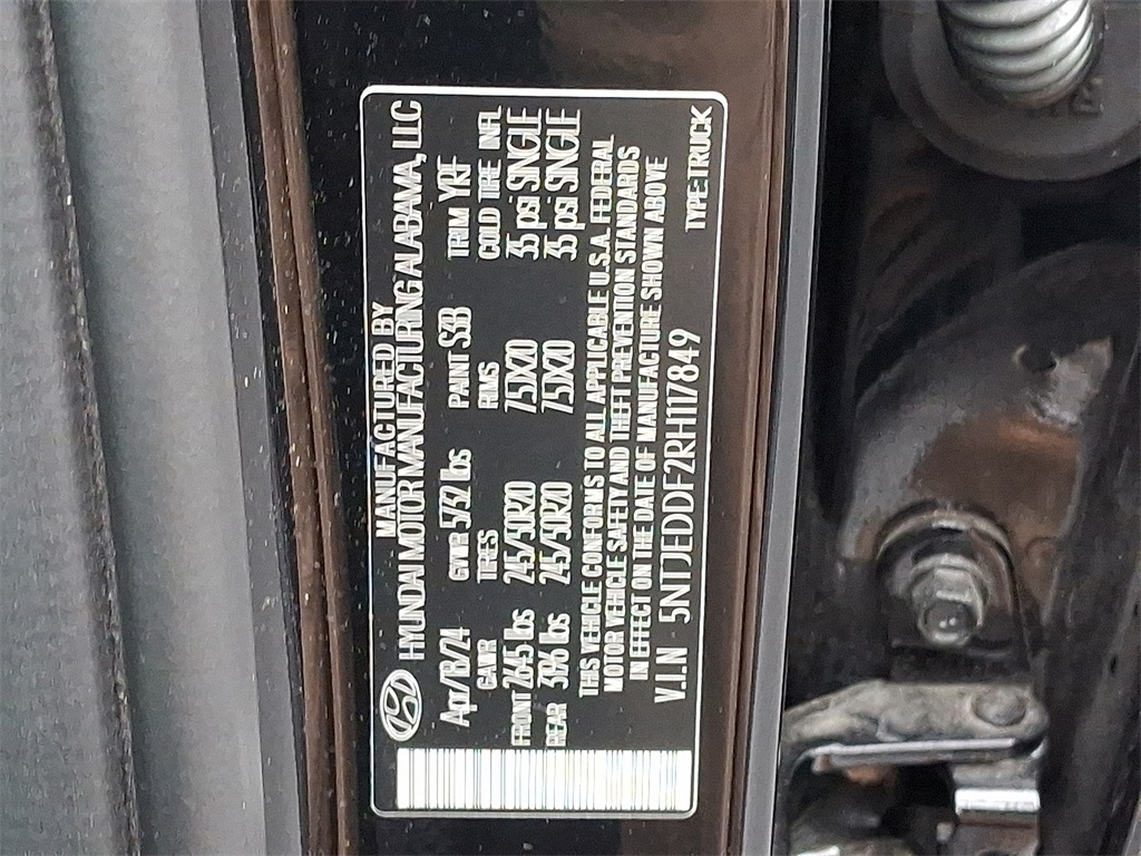 used 2024 Hyundai Santa Cruz car, priced at $32,000